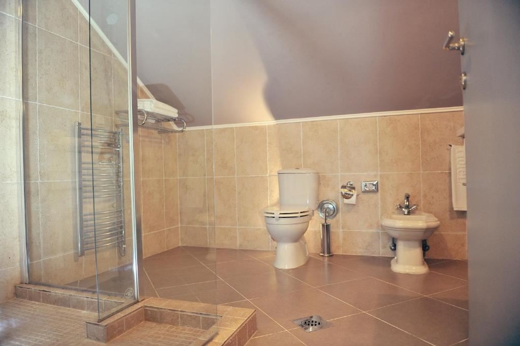 rooms-penthouse-suite-separate-bedroom