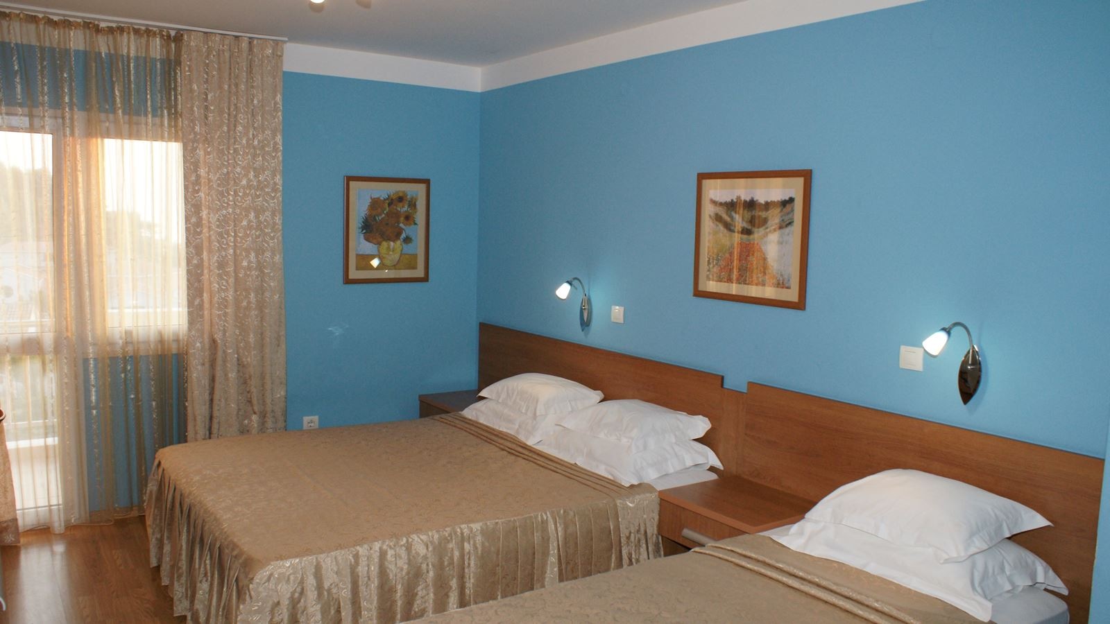 rooms-standard-twin-room