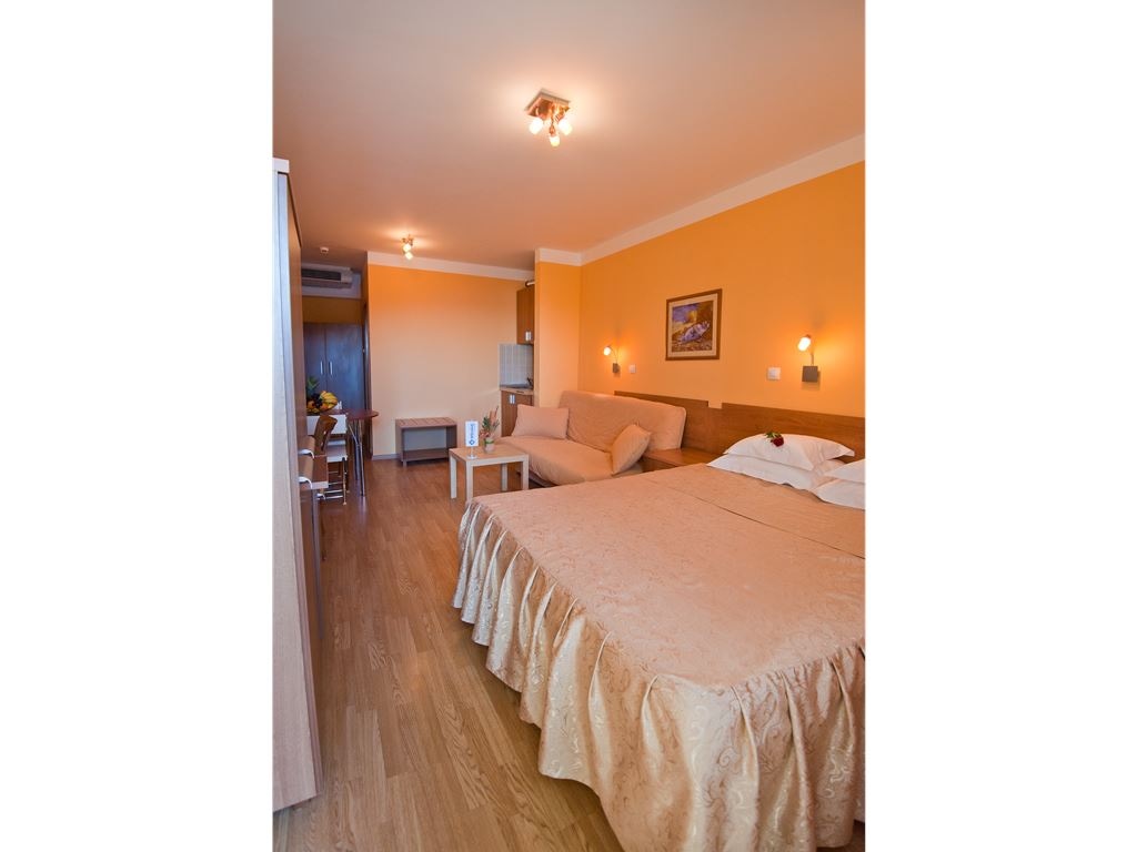 rooms-standard-triple-room