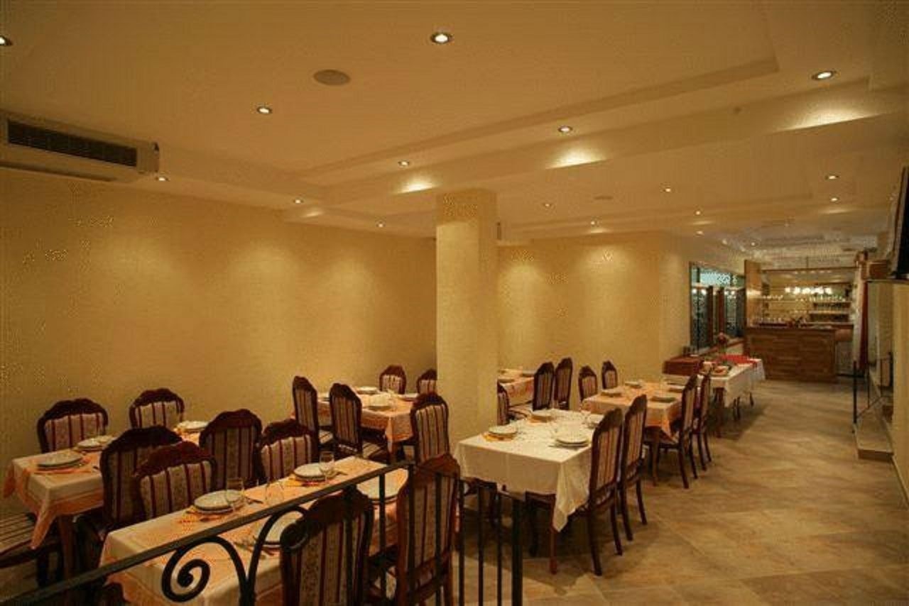 restaurants-restaurants