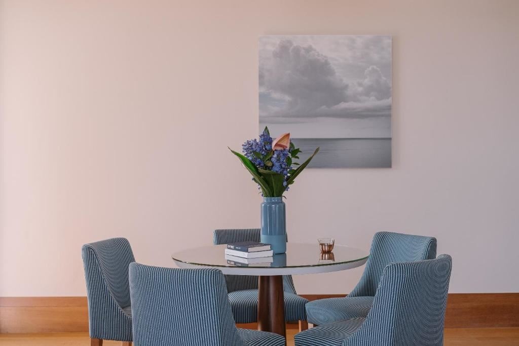 rooms-three-bedroom-suite-sea-view