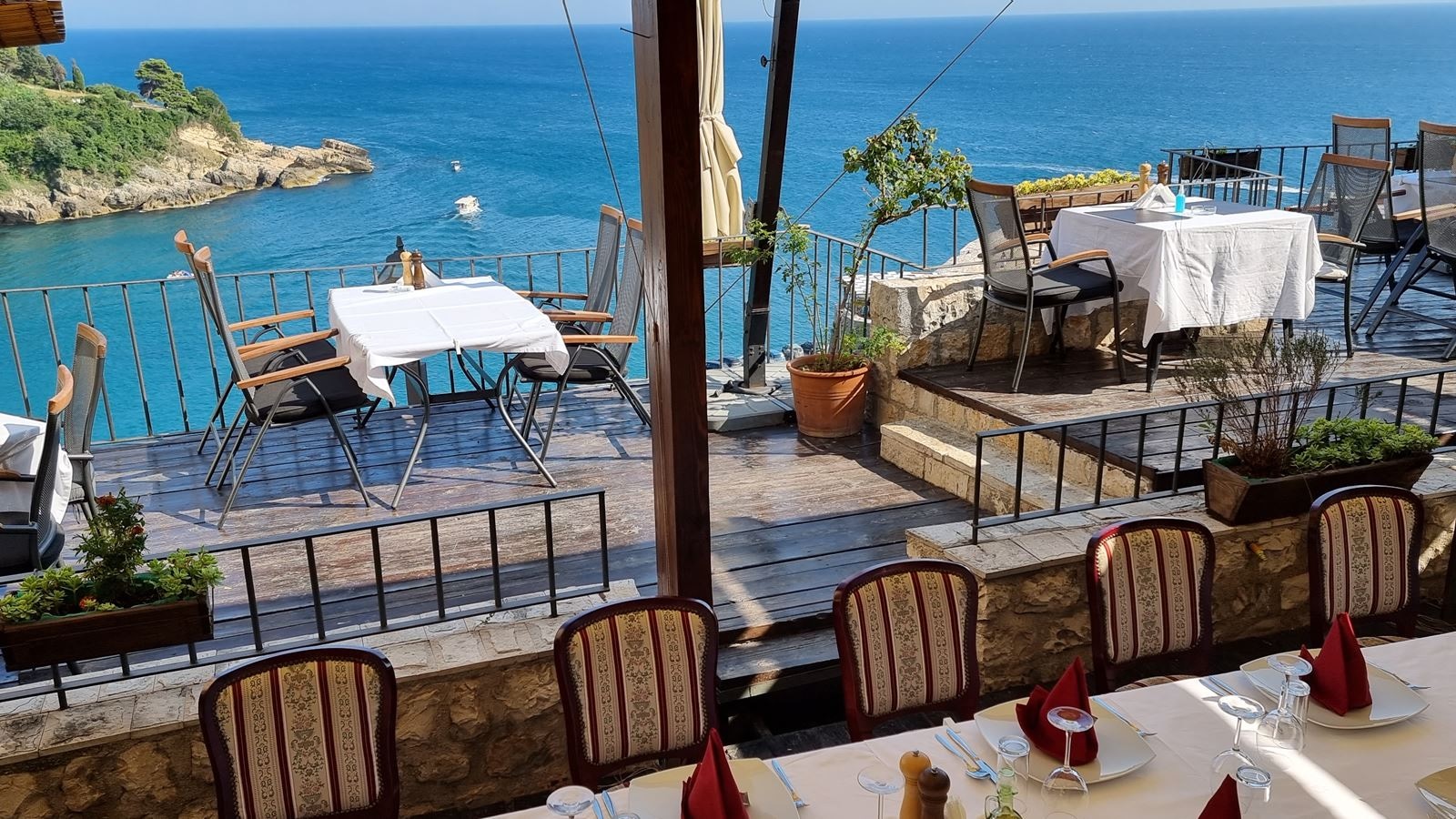 restaurants-restaurants