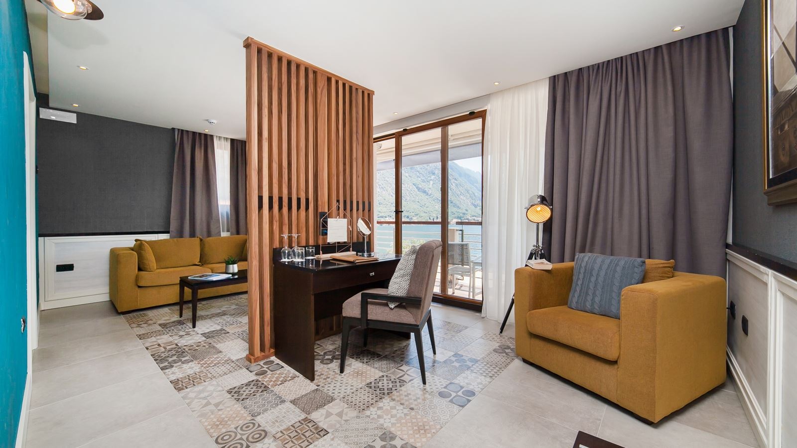 rooms-one-bedroom-suite-mountain-view