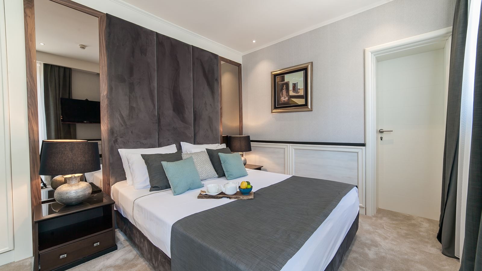 rooms-one-bedroom-suite-mountain-view