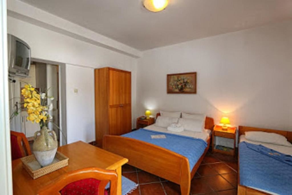 rooms-lux-apartment-sea-view-7-pax