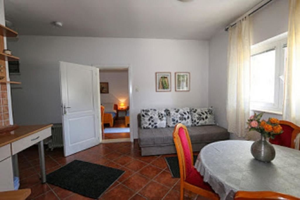 rooms-lux-apartment-sea-view-7-pax