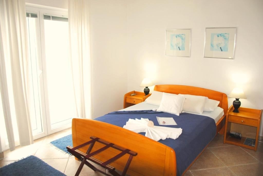 rooms-deluxe-apartment-sea-view-7-pax
