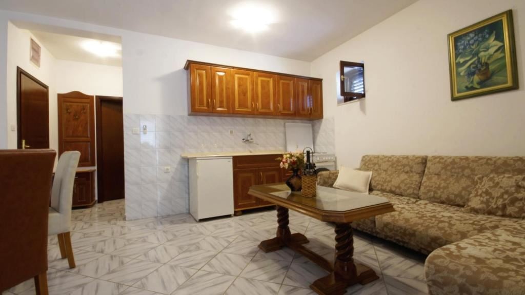 rooms-apartment-5-pax