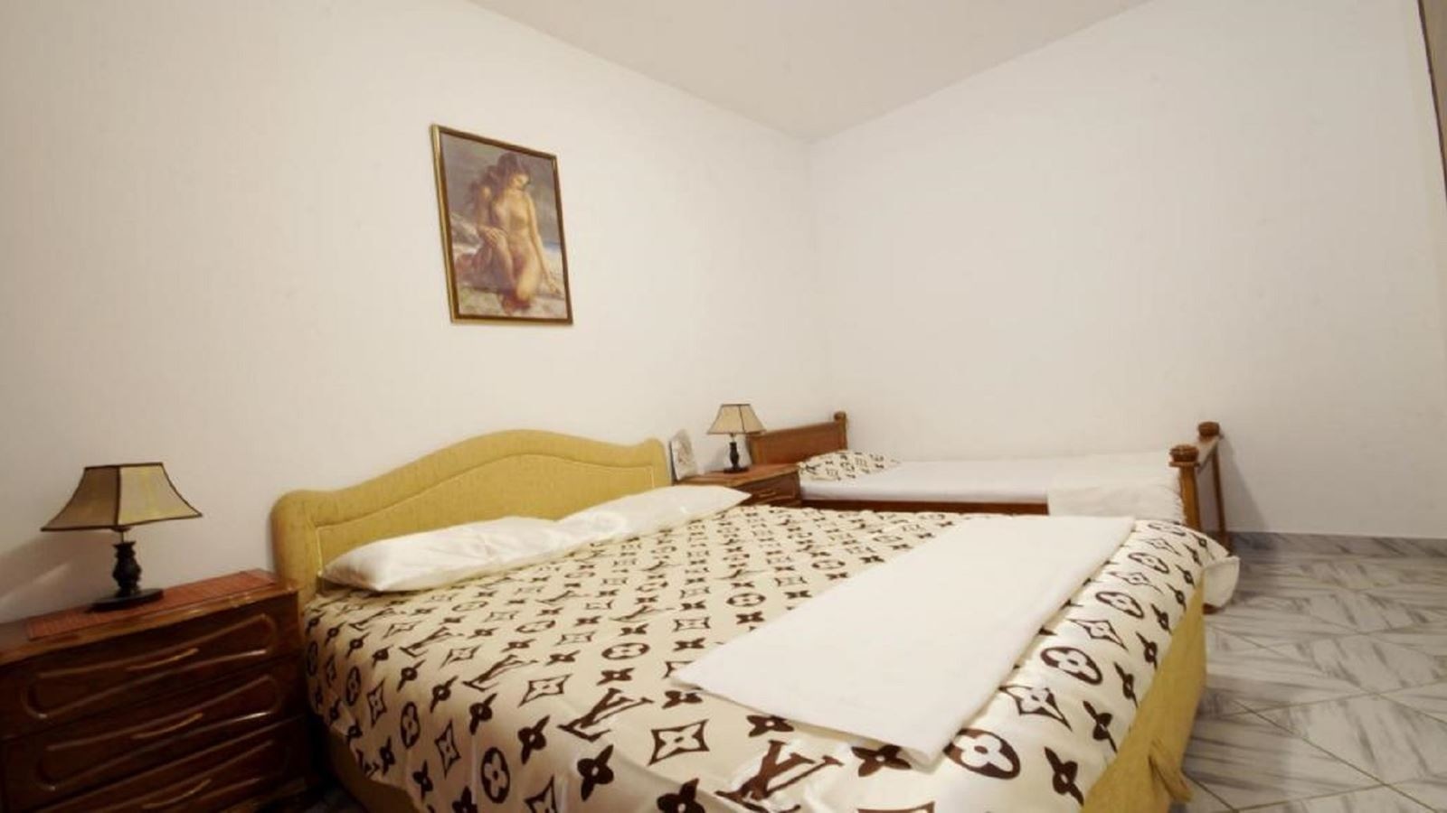rooms-apartment-6-pax