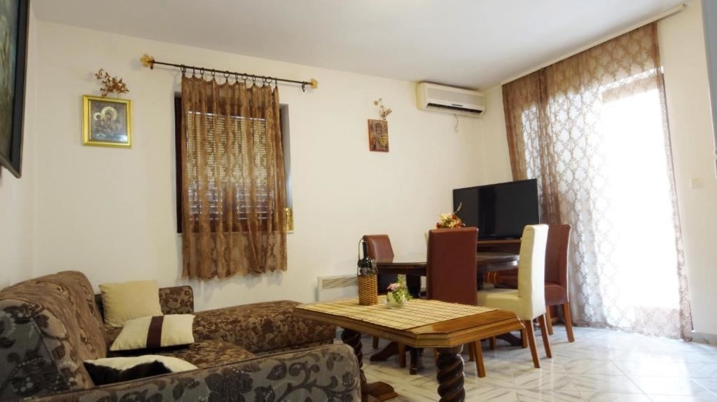 rooms-apartment-6-pax