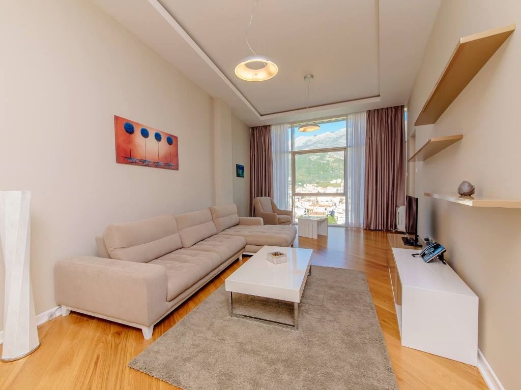 rooms-apartment-town-view