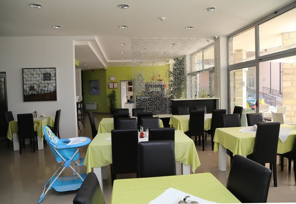 restaurants-main-restaurant