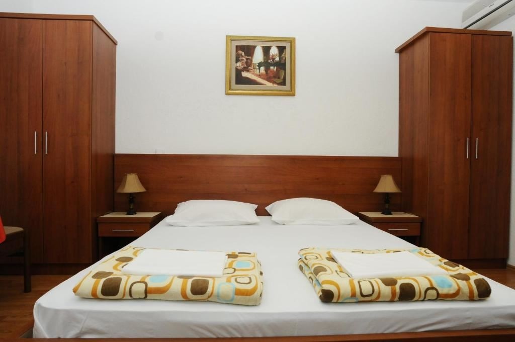 rooms-studio-old-building