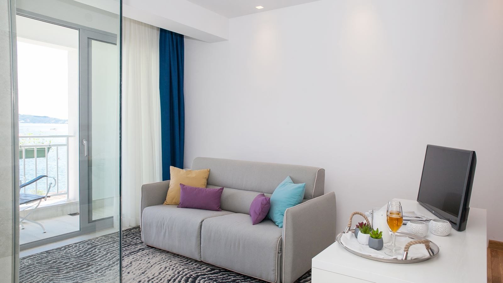 rooms-double-deluxe-room-sea-view