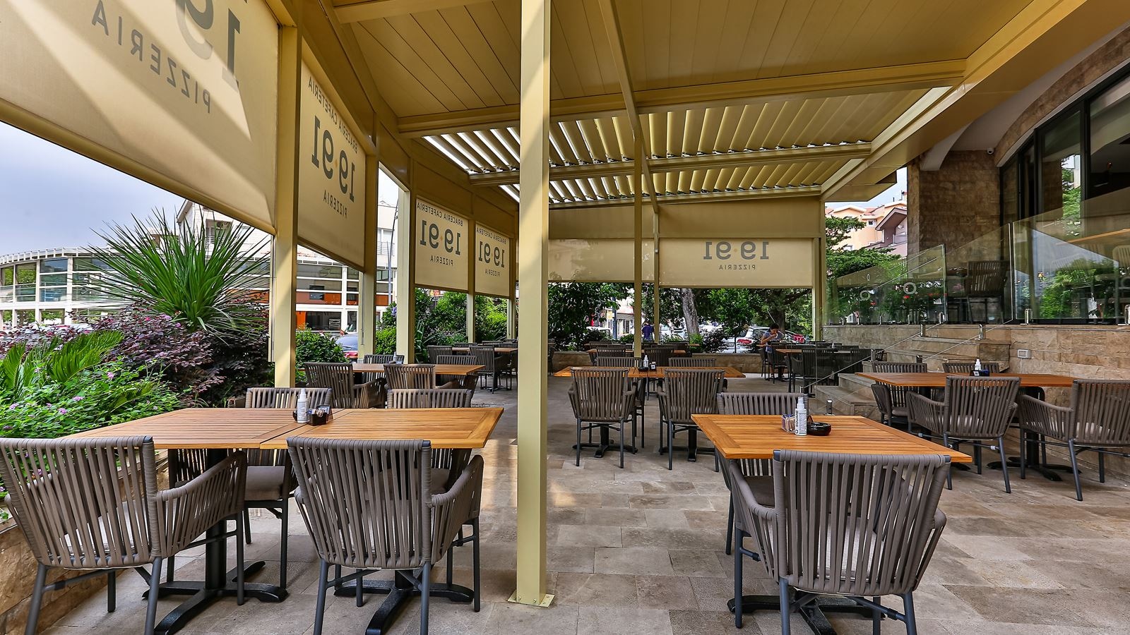 restaurants-restaurants