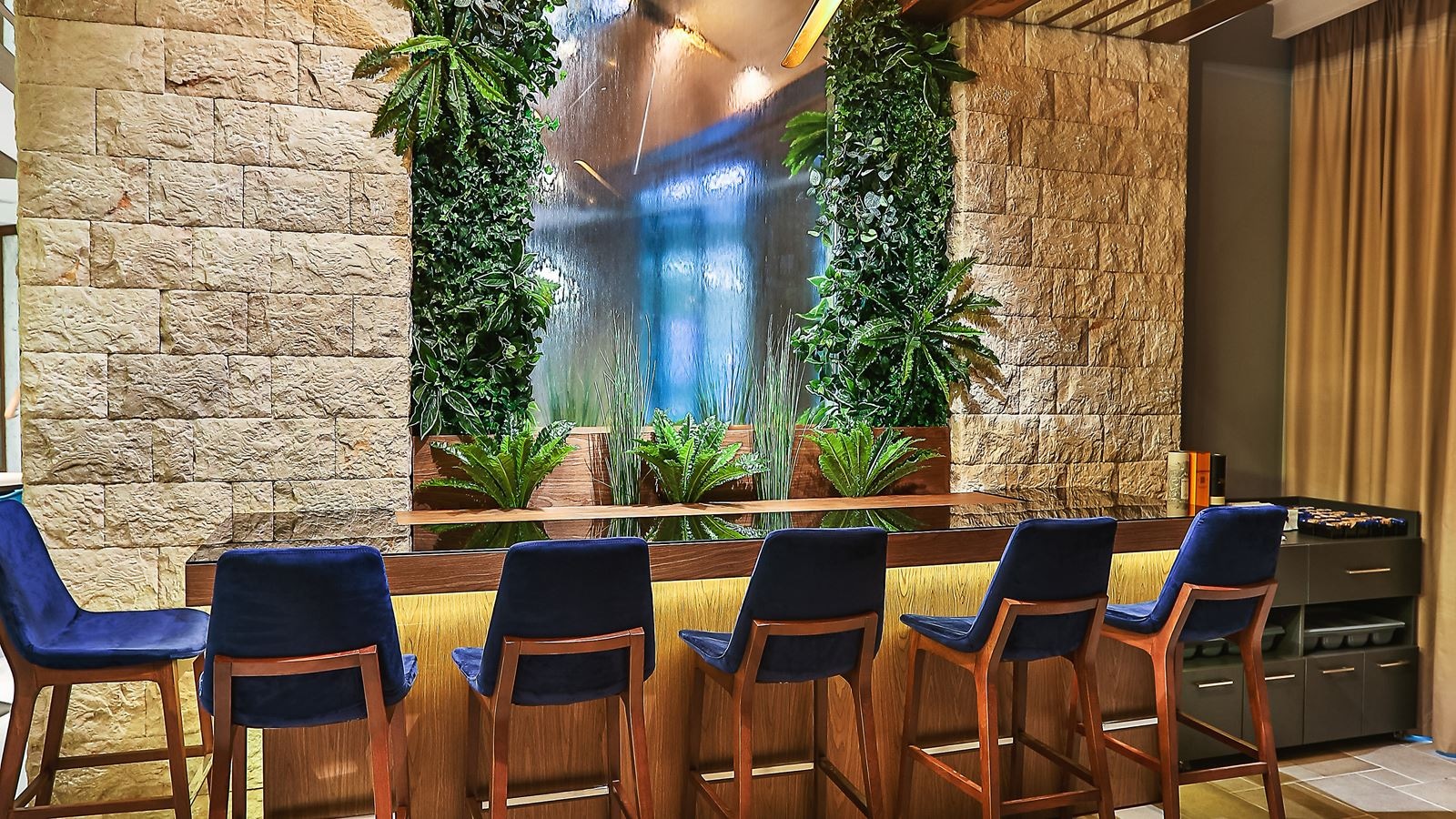 restaurants-restaurants