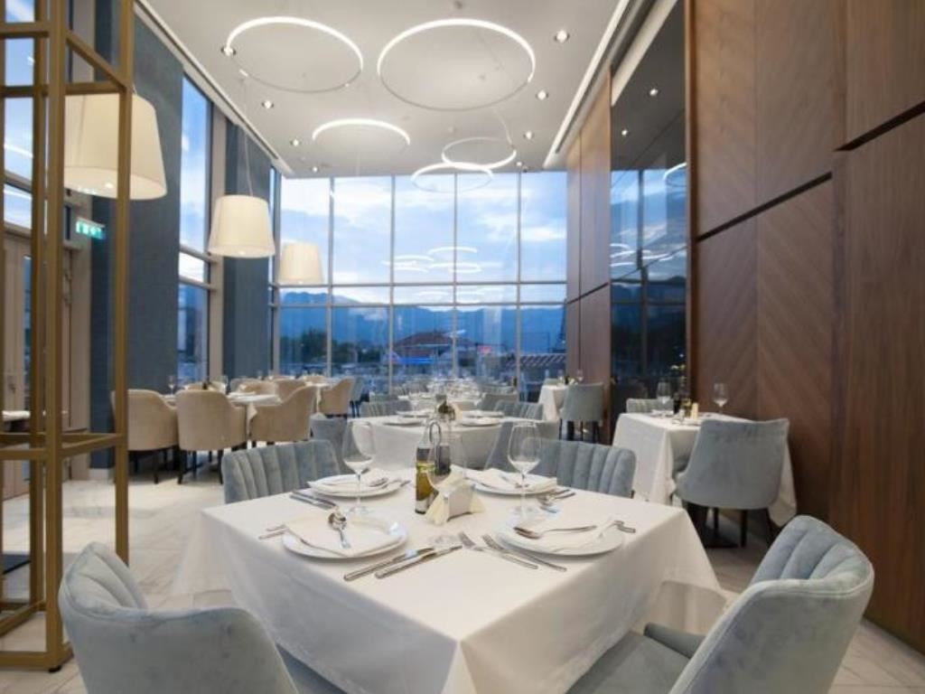 restaurants-wow-cafee-bar