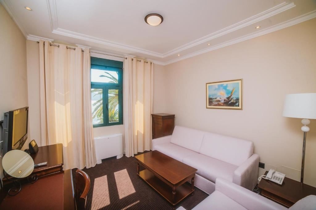 rooms-superior-suite