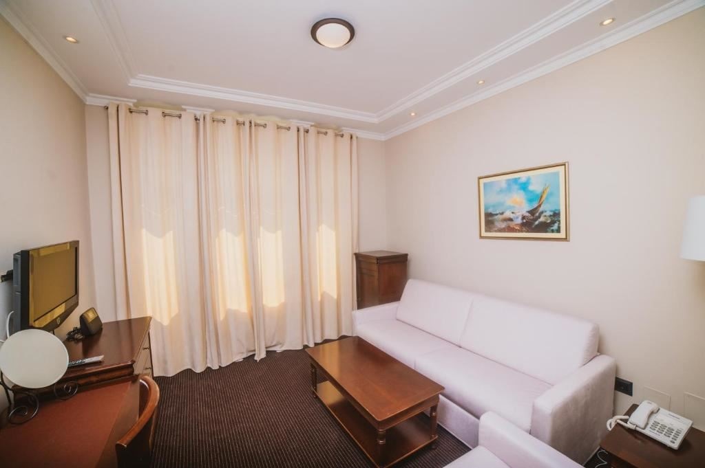 rooms-superior-suite