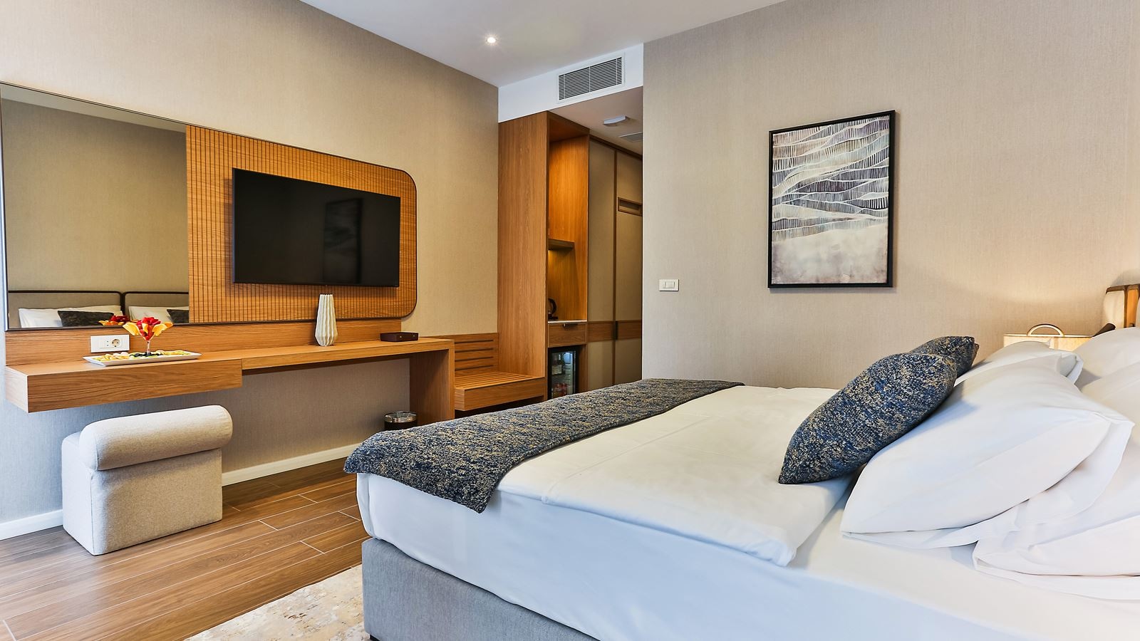 rooms-deluxe-double-room-with-extrabed