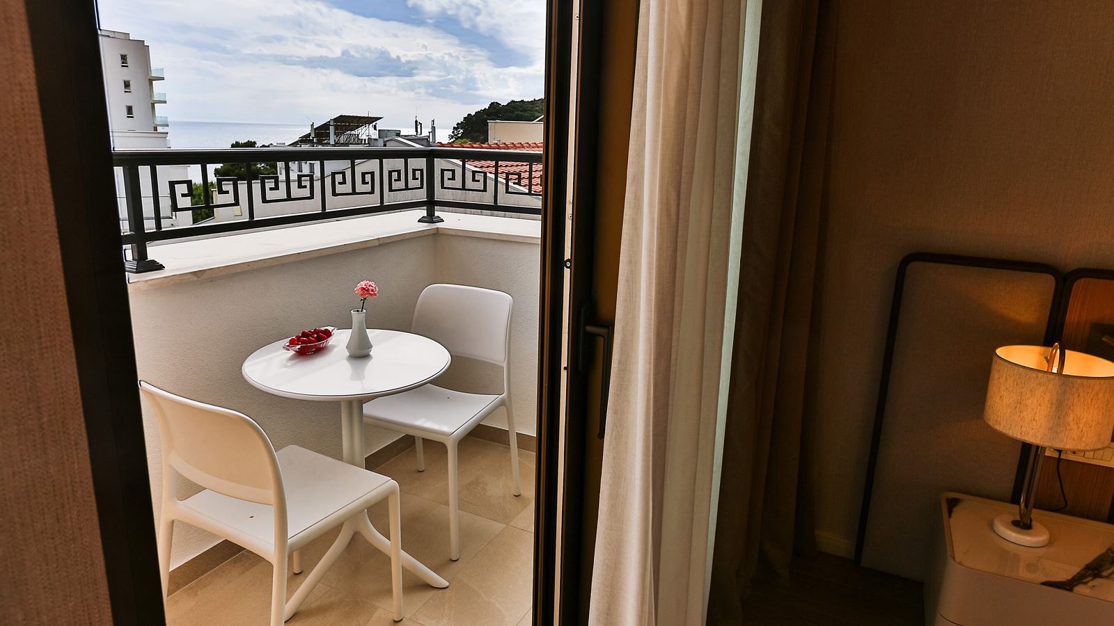 rooms-deluxe-double-room-with-extrabed