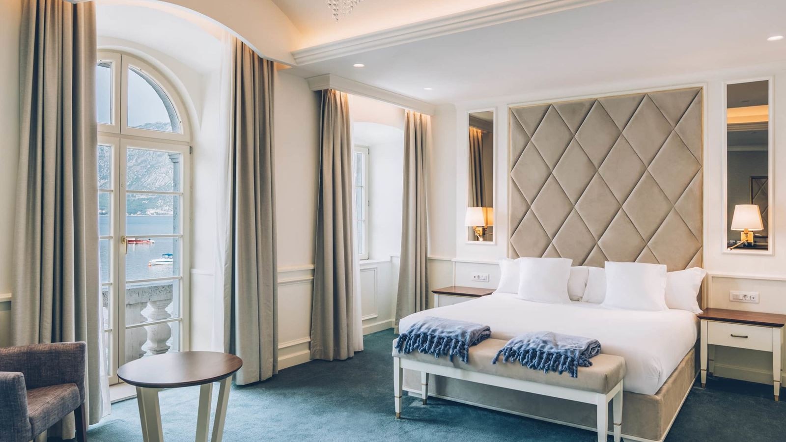 rooms-smecchia-premium-suite