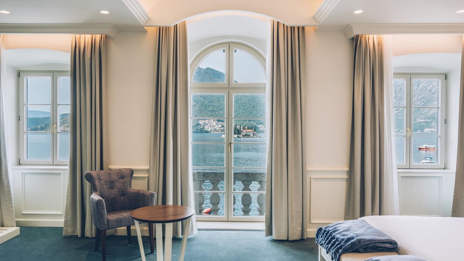 rooms-smecchia-premium-suite