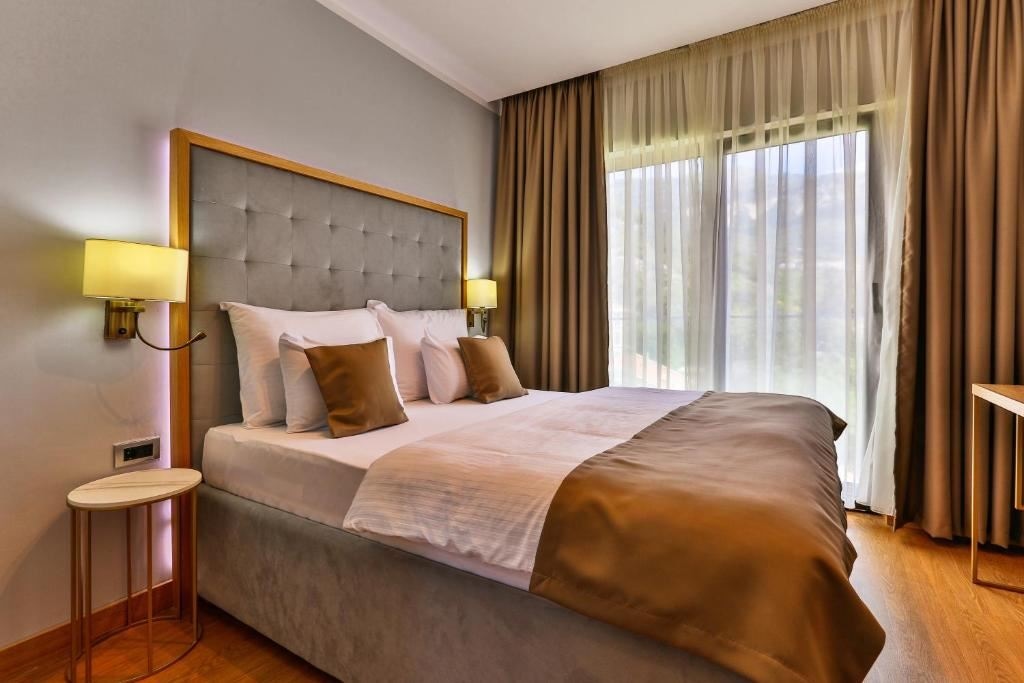 rooms-deluxe-suite-sew-view