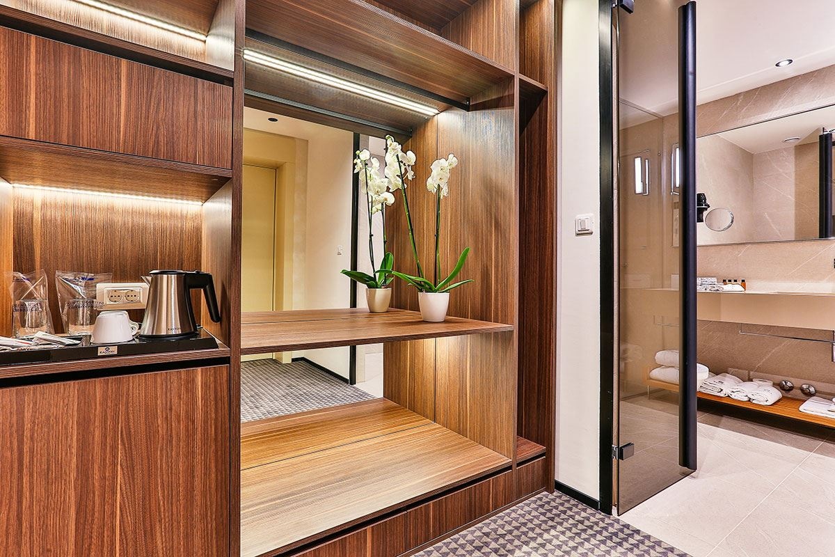 rooms-family-room-with-sea-view