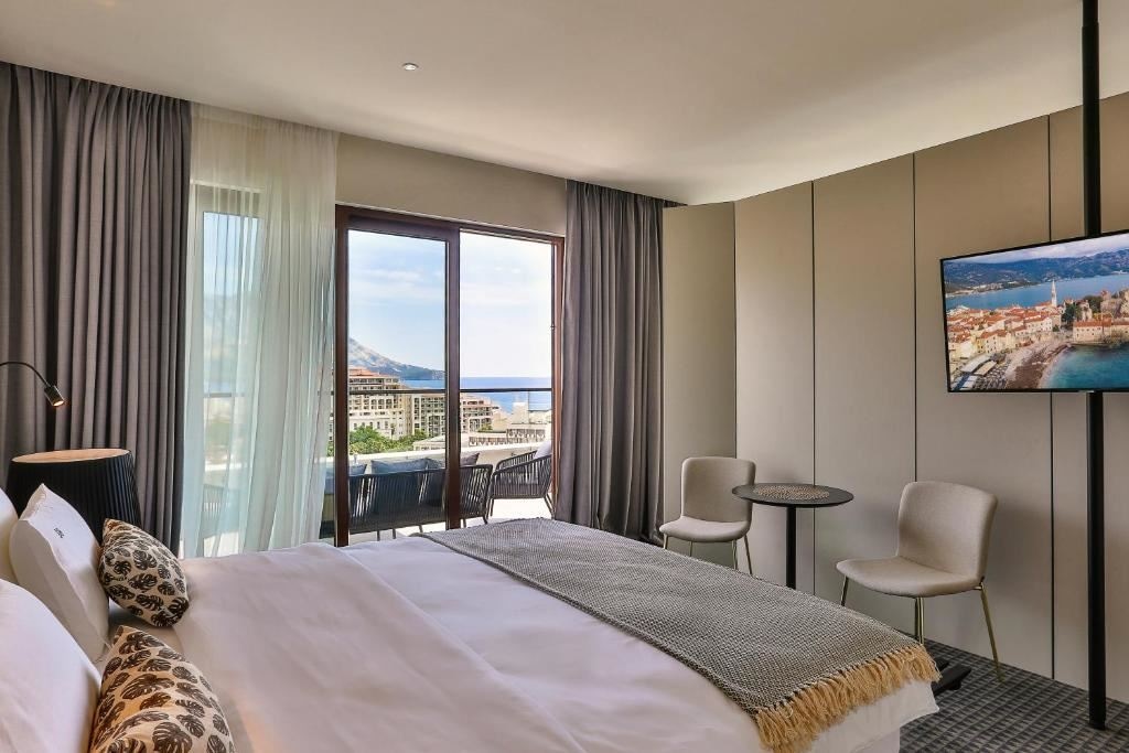 rooms-deluxe-suite-sea-view