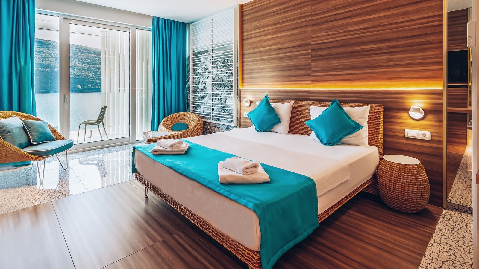 rooms-double-deluxe-room-sea-view