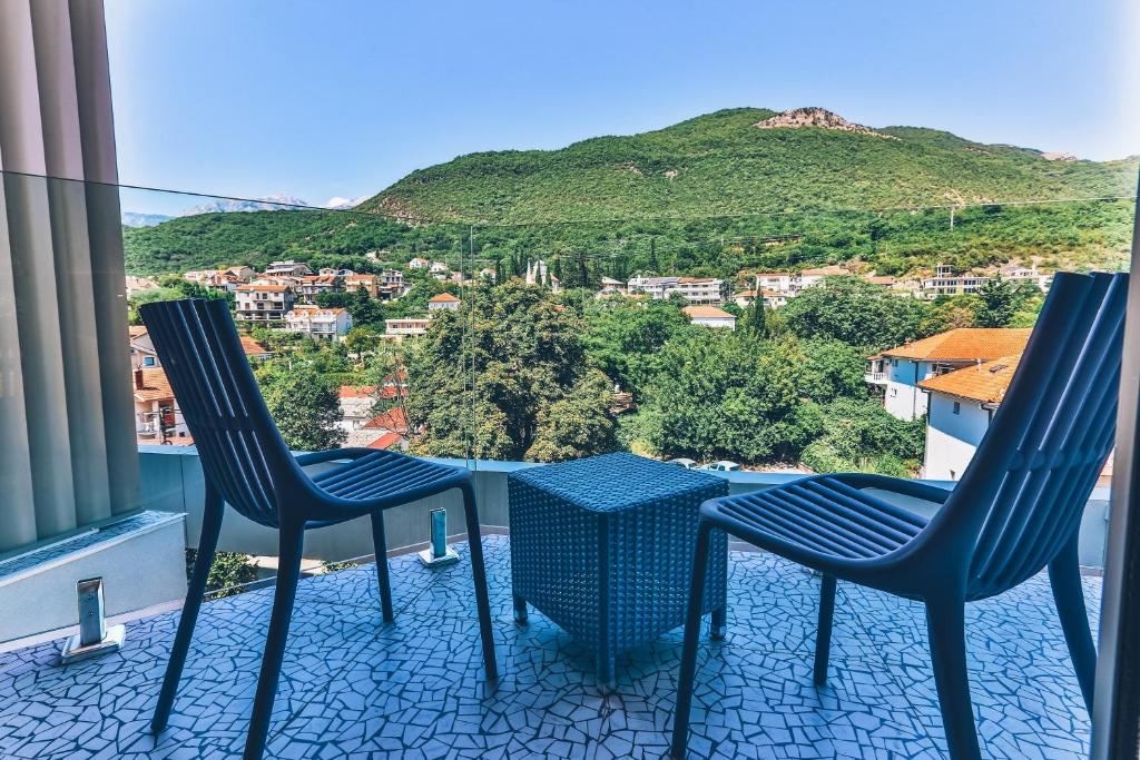 rooms-double-deluxe-room-mountain-view