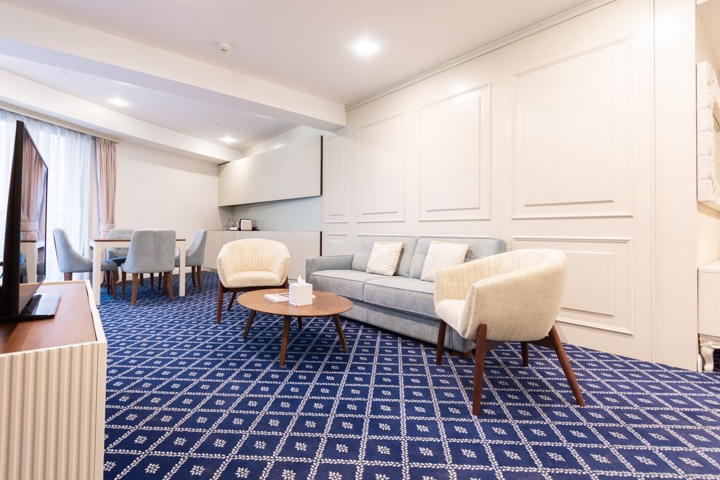 rooms-junior-suite-side-sea-view