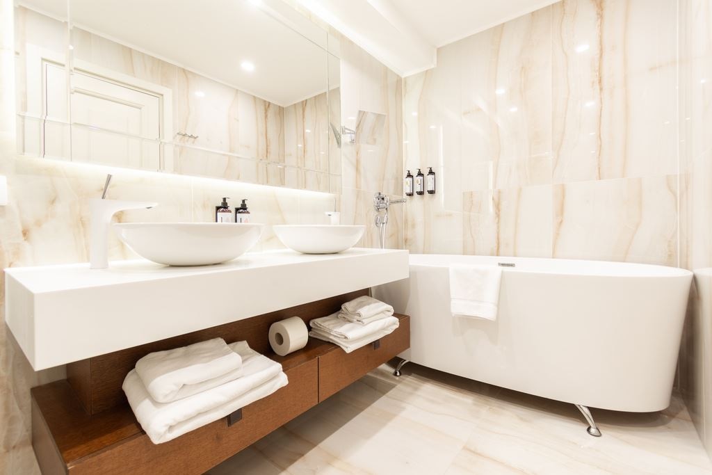 rooms-junior-suite-side-sea-view