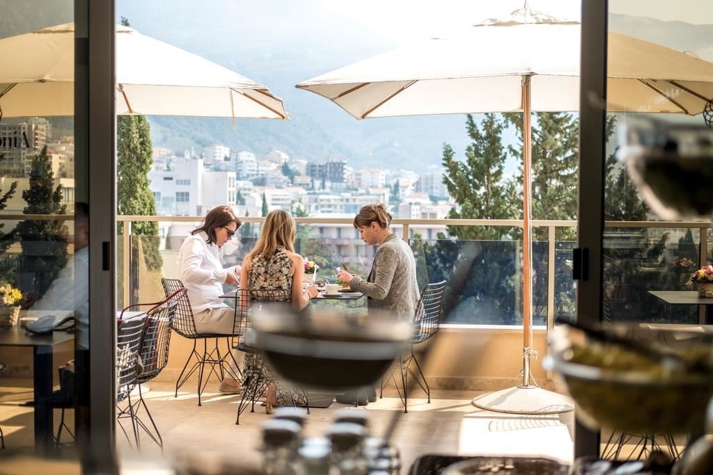 restaurants-main-restaurant--harmonia