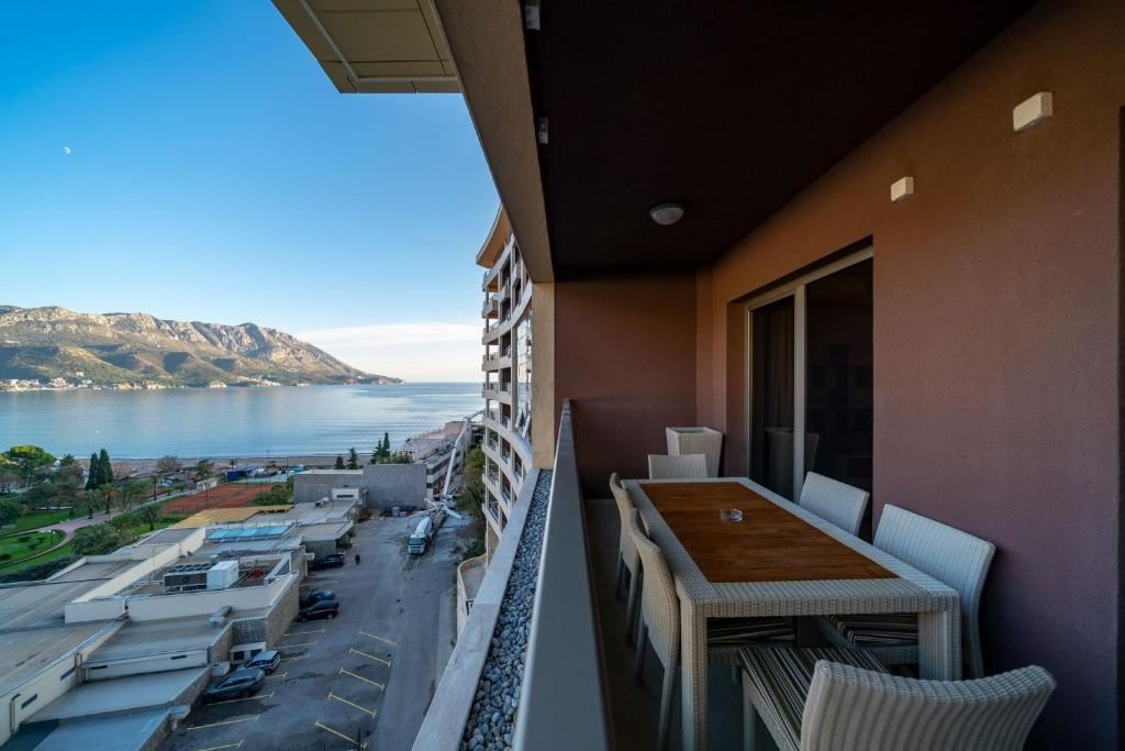 rooms-three-bedroom-suite-sea-view