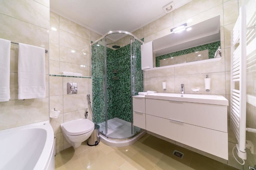 rooms-three-bedroom-suite-sea-view