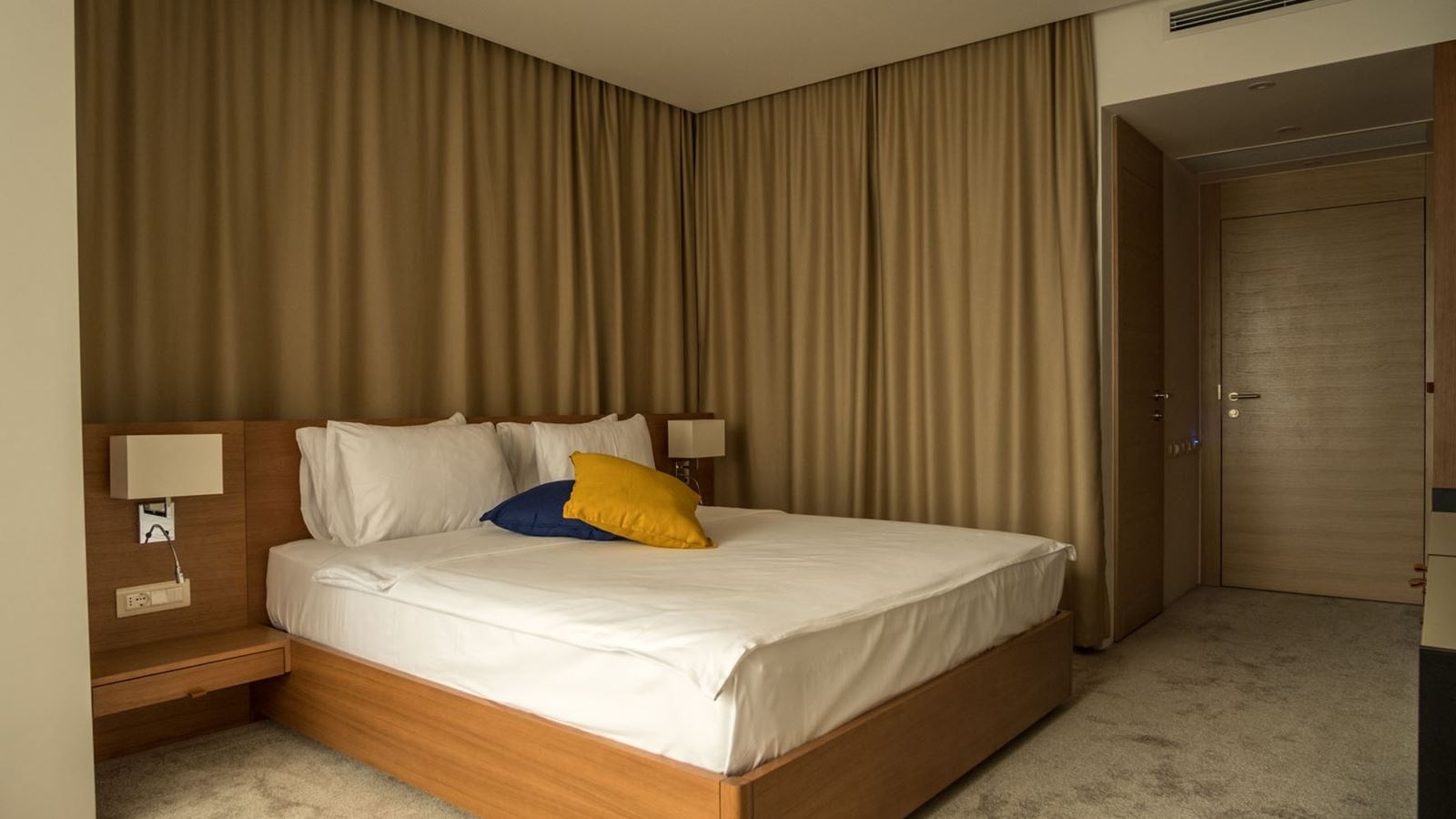 rooms-family-suite-garden-view