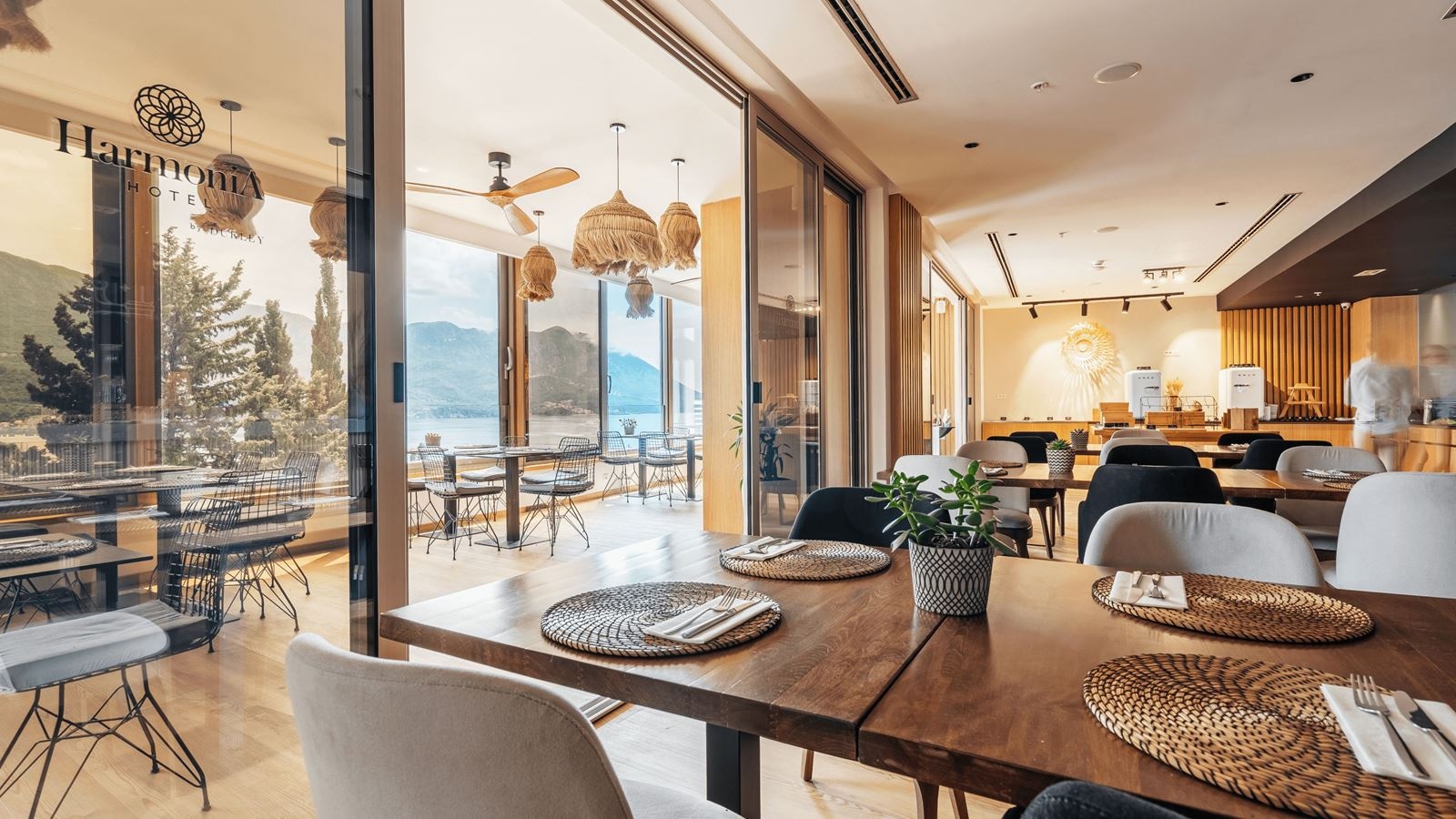 restaurants-main-restaurant--harmonia