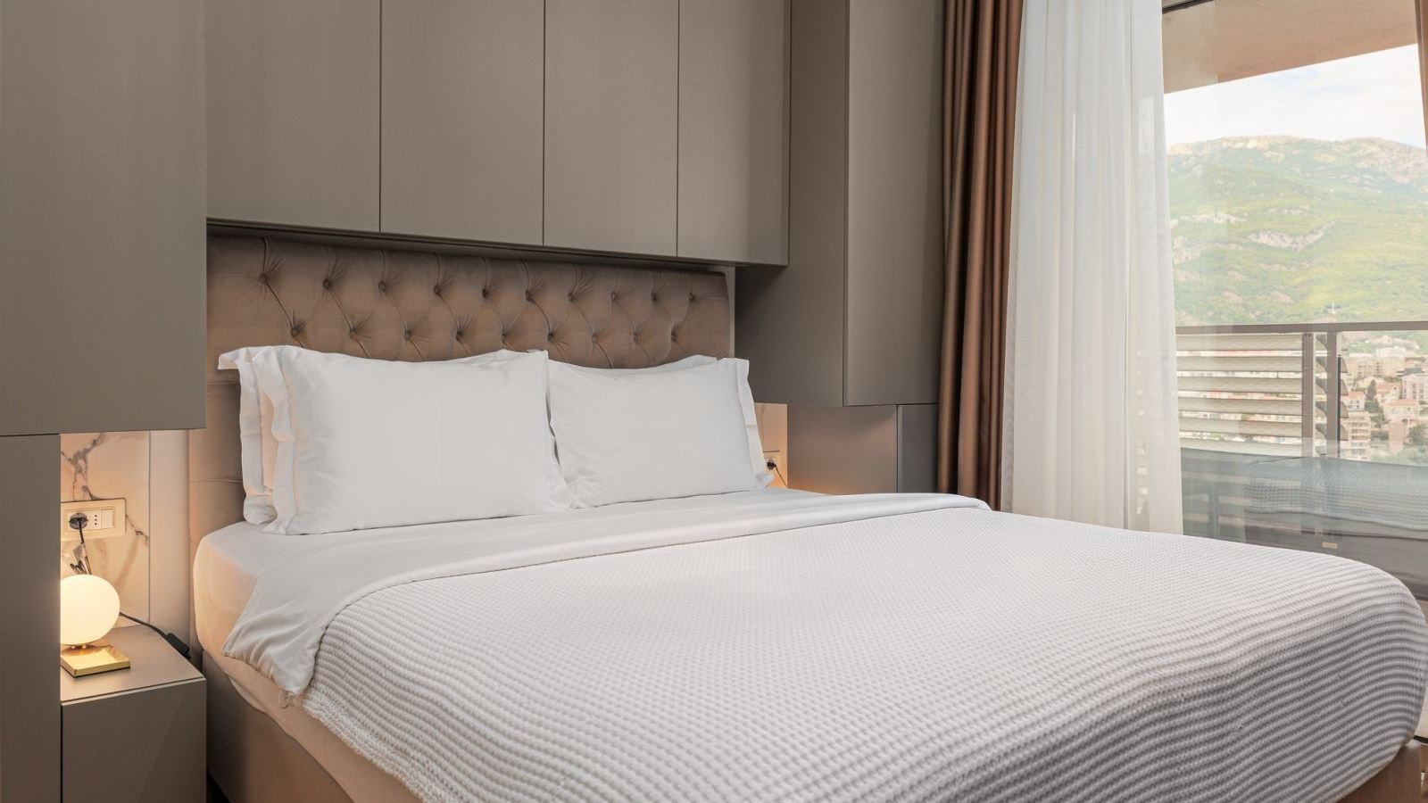 rooms-sea-view-skyline-onebedroom-apartment-with-terrace