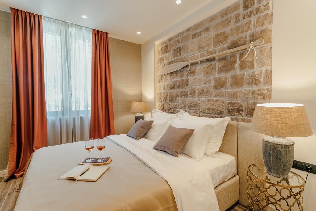 rooms-double-room-mountain-view