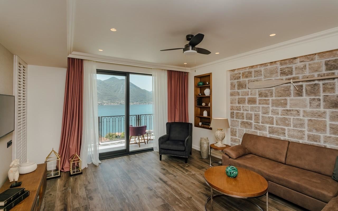 rooms-deluxe-suite-sea-view