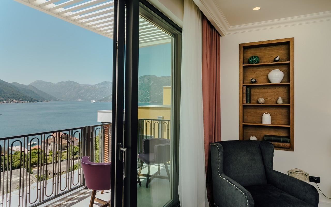 rooms-deluxe-suite-sea-view