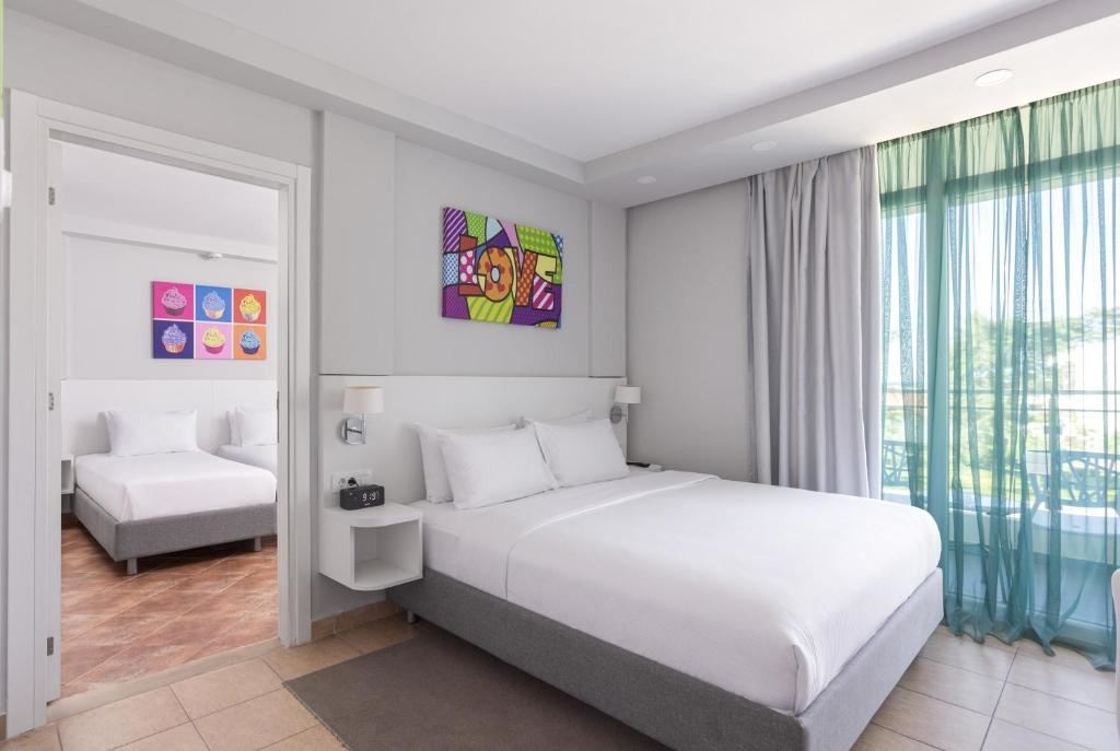 rooms-two-bedroom-family-suite