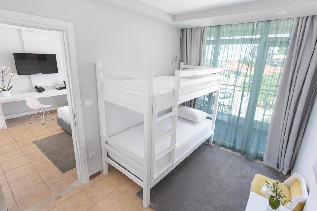 rooms-two-bedroom-suite-double