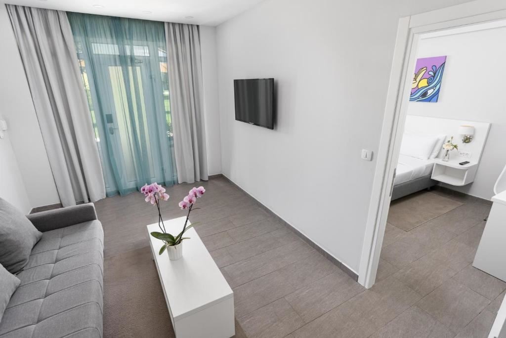 rooms-garden-lounge-junior-suite