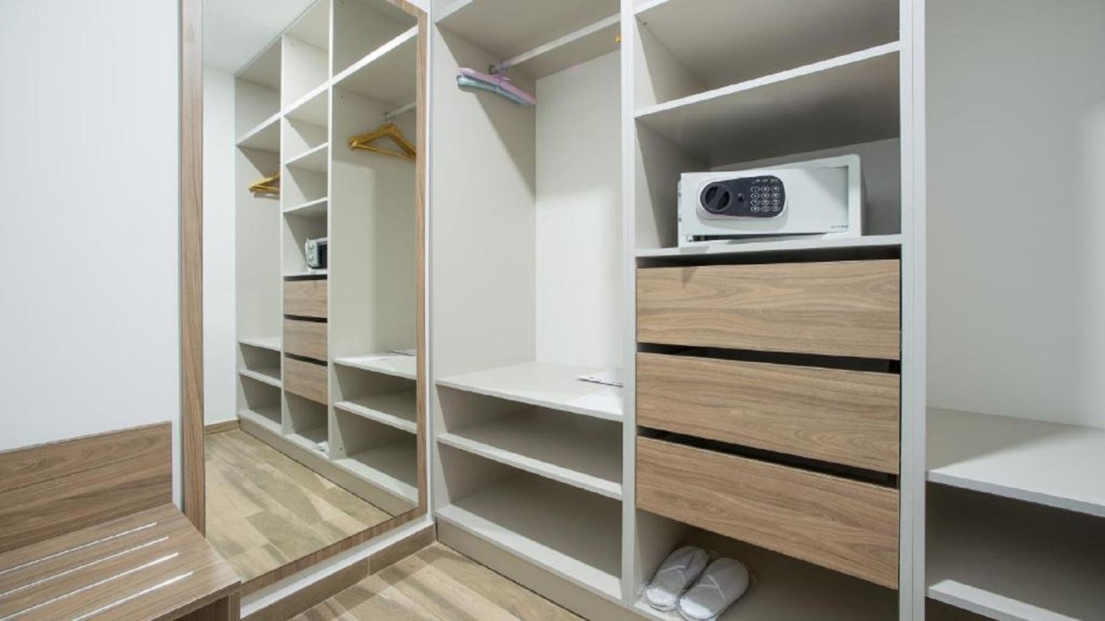 rooms-premium-two-bedroom-suite