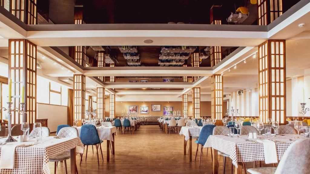 restaurants-restaurants