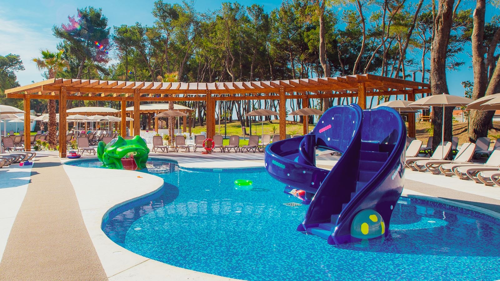 pools-outdoor-childrens-pool