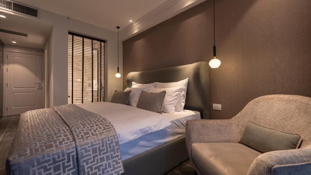 rooms-connecting-room-with-big-terrace-4-pax